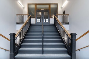 Handrails in stairways