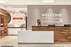 Reception - Hampton Inn & Suites Miami Kendall (Miami)