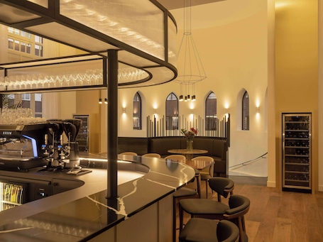 Bar (on property). Doubletree By Hilton Sittard