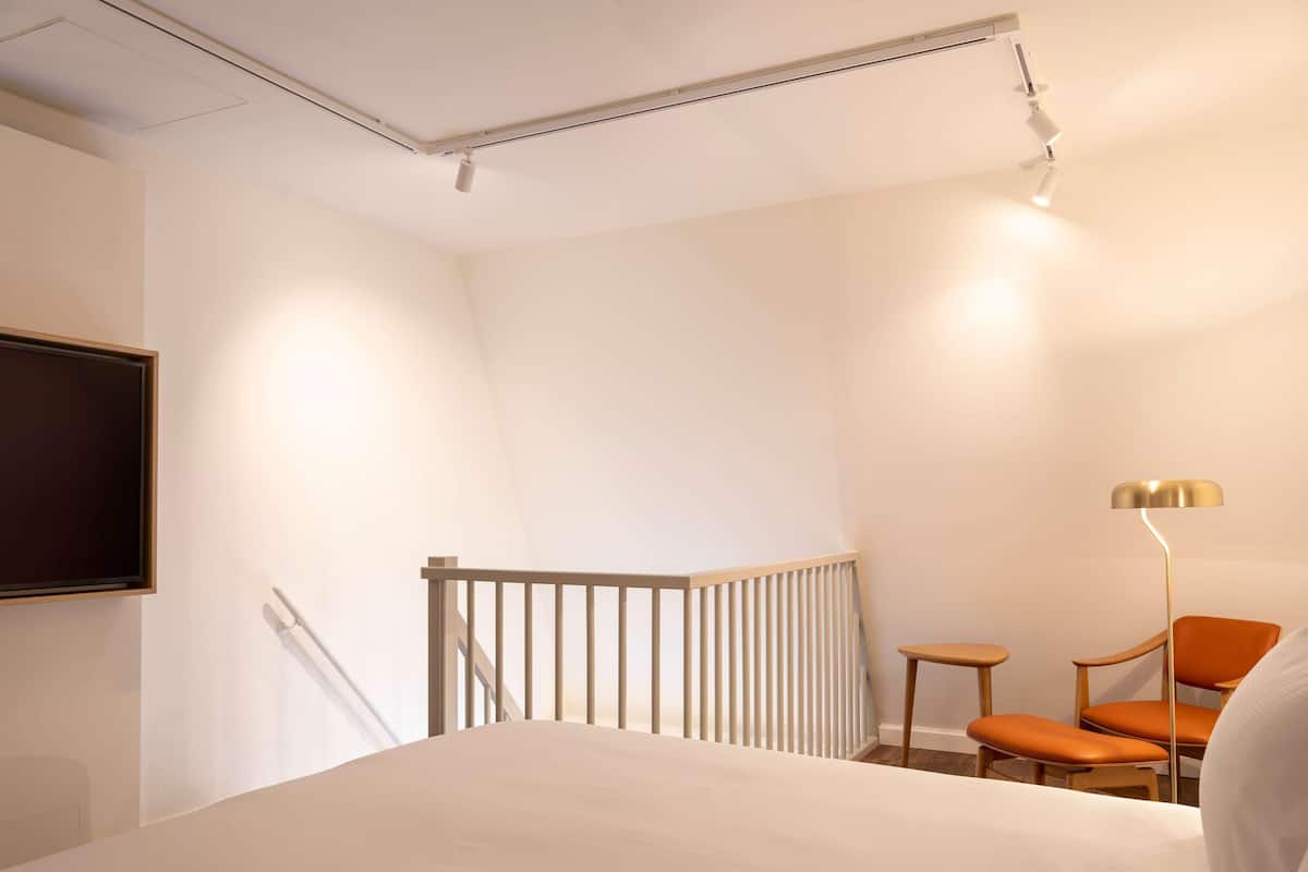 Down comforters, minibar, in-room safe, desk