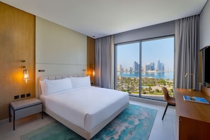 Premium bedding, down duvets, memory-foam beds, minibar - DoubleTree by Hilton Sharjah Waterfront Hotel & Residences (Sharjah)