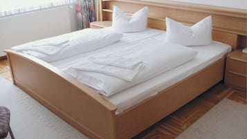 3 Schlafzimmer, Reisekinderbett, Bettwäsche