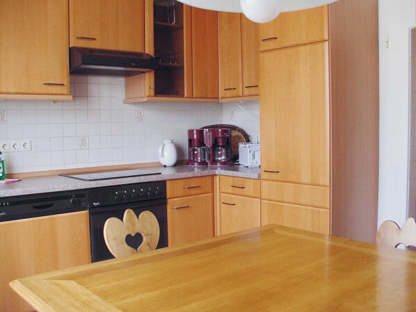 Fridge, oven, dishwasher, highchair