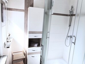 Unclassified image, 2 of 22, button