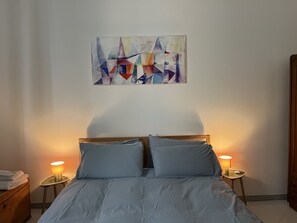 2 chambres, fer et planche à repasser, Wi-Fi gratuit, draps fournis