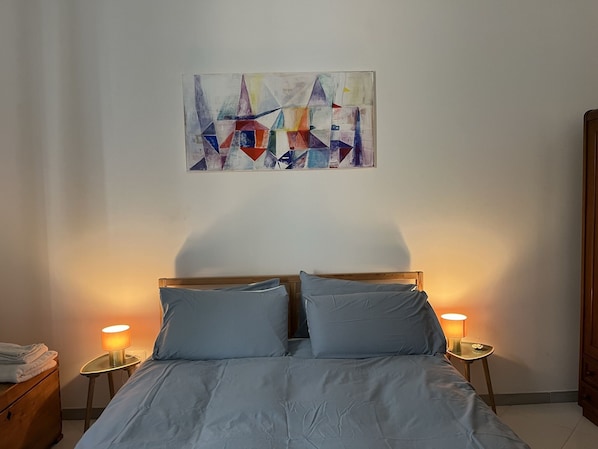 2 bedrooms, iron/ironing board, free WiFi, bed sheets
