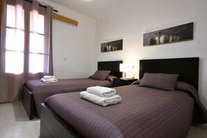 3 makuuhuonetta, tallelokero huoneessa, vauvan matkasänky, Wi-Fi