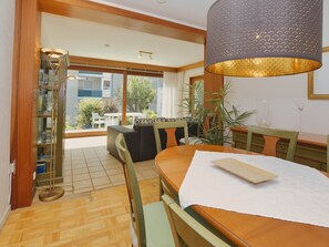 صورة غير مصنفة، 2 من 35، زرّ