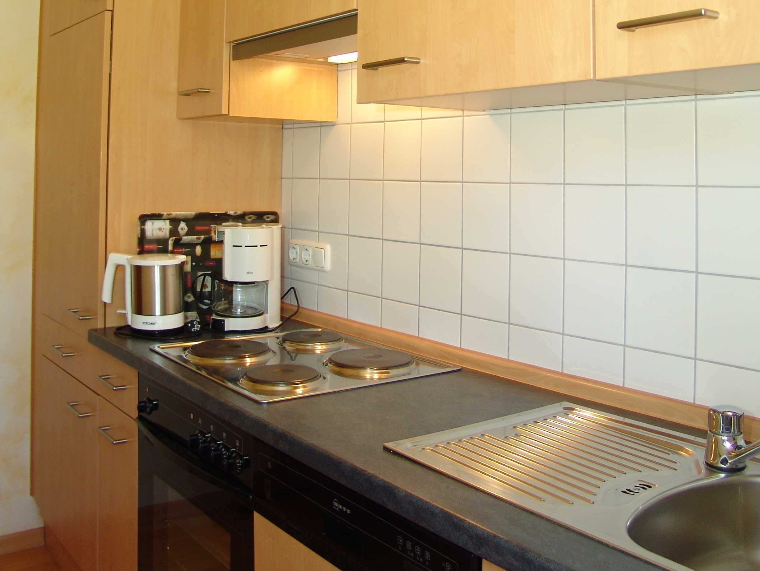 Kühlschrank, Mikrowelle, Ofen, Geschirrspüler