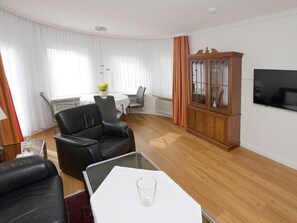 Unclassified image, 3 of 18, button