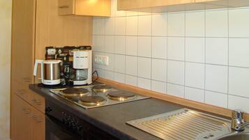 Réfrigérateur, micro-ondes, four, lave-vaisselle