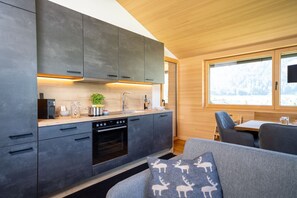 Fridge, oven, dishwasher, high chair - Apartment Zeit - Apartment BergZeit (Schoppernau)