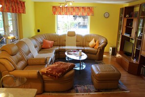 Unclassified image, 2 of 27, button