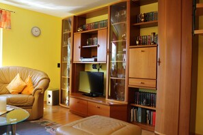 Unclassified image, 4 of 27, button