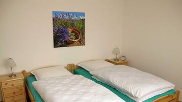 1 bedroom, WiFi, bed sheets