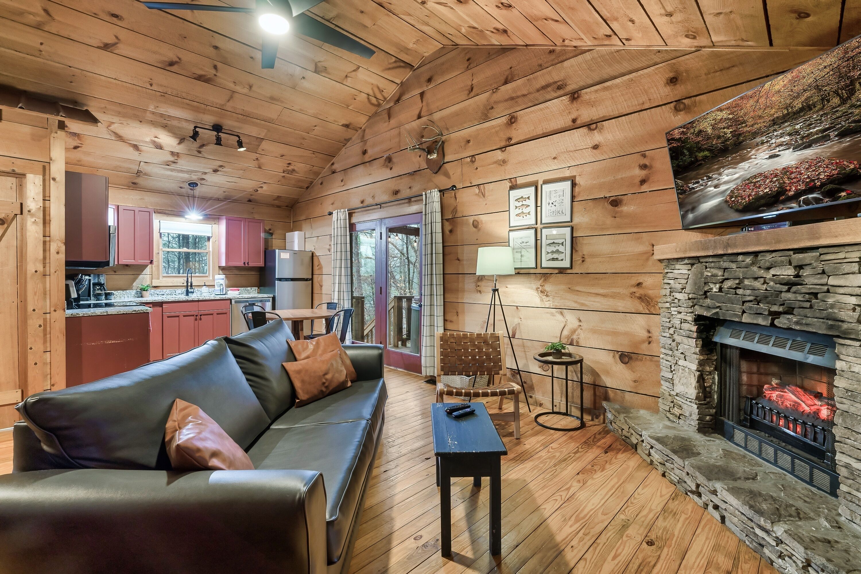 智能电视、壁炉