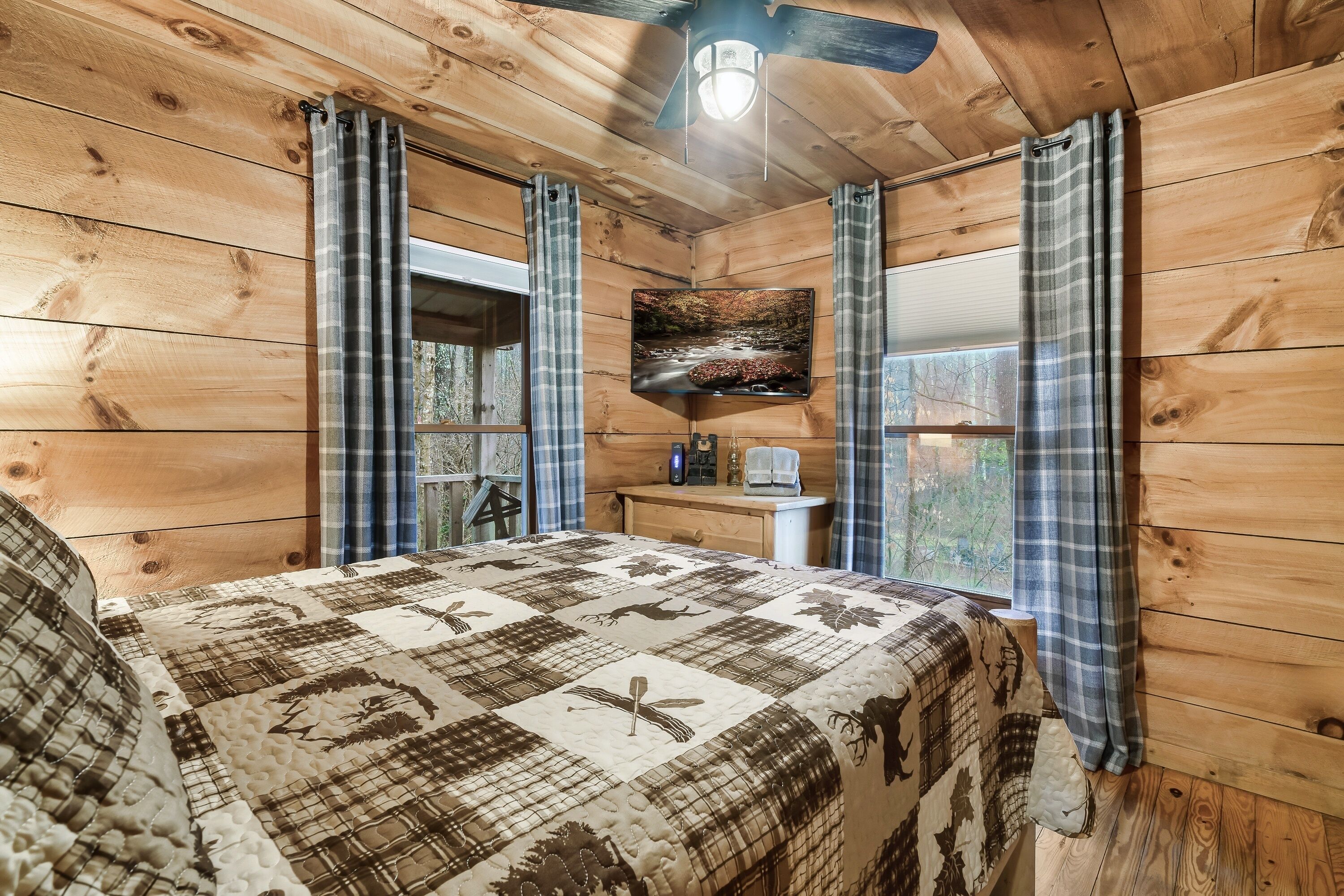 2 chambres, fer et planche à repasser, Wi-Fi gratuit, draps fournis
