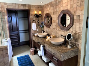 Bathtub, jetted bath, hair dryer, towels