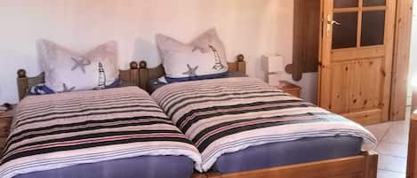 1 bedroom, WiFi, bed sheets