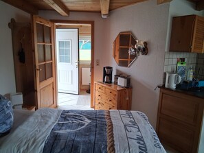 1 bedroom, WiFi, bed sheets