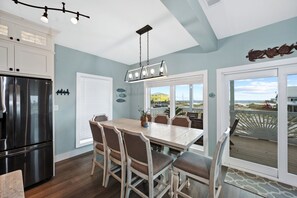 Dining - Dog Friendly Private Beach House in Beautiful Fort Morgan, Alabama!  (Gulf Shores)