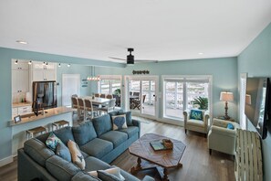 Smart TV - Dog Friendly Private Beach House in Beautiful Fort Morgan, Alabama!  (Gulf Shores)