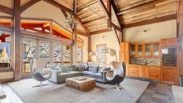 Smart TV, fireplace, stereo