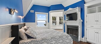 Ryder Cup! Lakefront Victorian with Carriage House