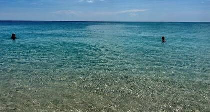 Coastal Casa~Walk to Beach~Pet Friendly~Boat & Golf Cart Rentals~3BR/2Bath