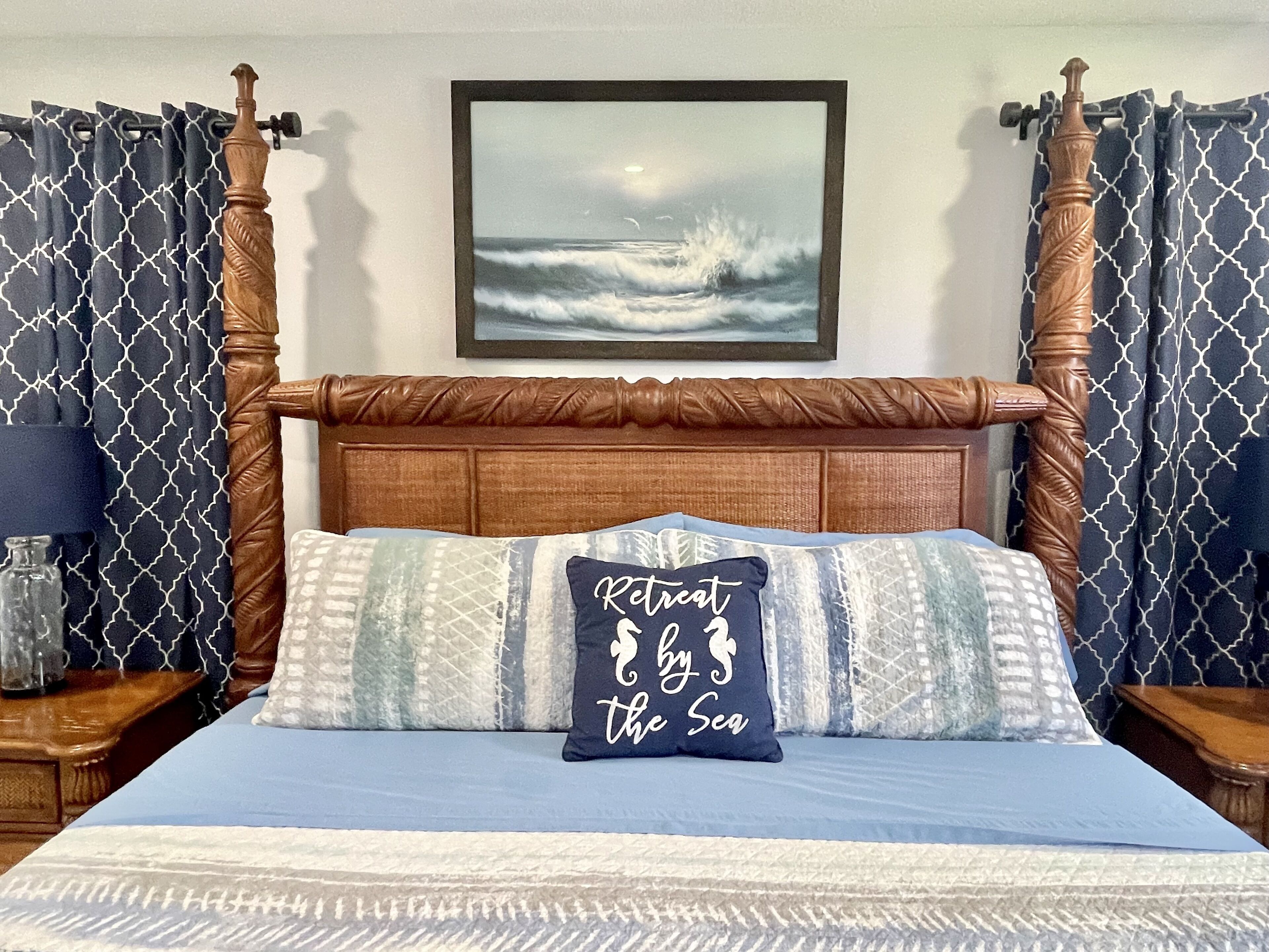 2 makuuhuonetta, työpöytä, silitysrauta/-lauta, vauvan matkasänky