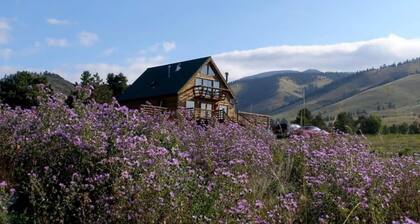 Western Ranch for Weddings, Retreats, Reunions. Two lodging units on 40 acres.