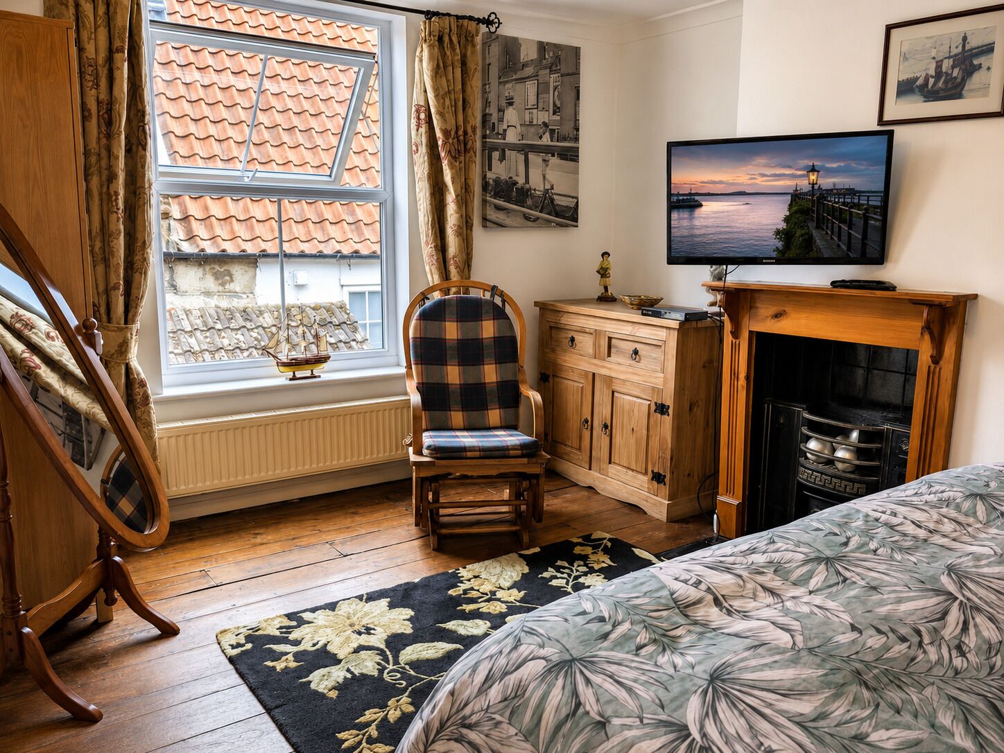 2 bedrooms, iron/ironing board, WiFi (free), bed sheets