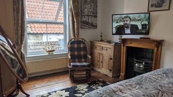 4 bedrooms, iron/ironing board, travel cot, WiFi