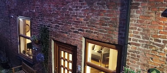 Whitby Holiday Cottage – Former Fisherman’s Residence, Sleeps 6