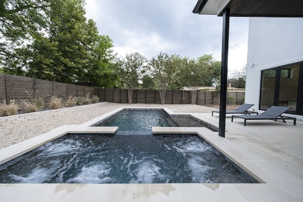 Largest Jacuzzi in Austin, fits 10 easily. Pool perfect for cooling off.