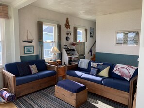 TV, books - EAGLE'S REST (Jonesport)