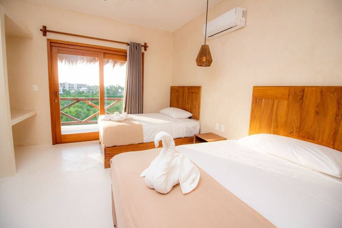 Desk, WiFi (free), bed sheets