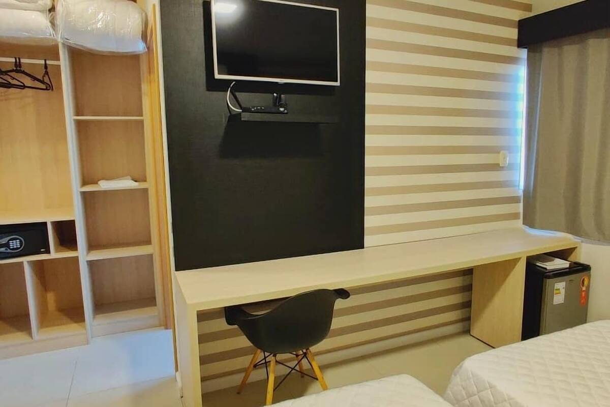 deluxe double or twin room | 1 bedroom, minibar, desk, laptop workspace