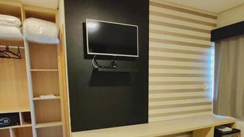 Deluxe Double Room | Minibar, desk, laptop workspace, soundproofing