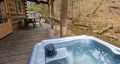 Wildflower Rustic Log Cabin: Compact Cabin with the Essentials for your Vacation