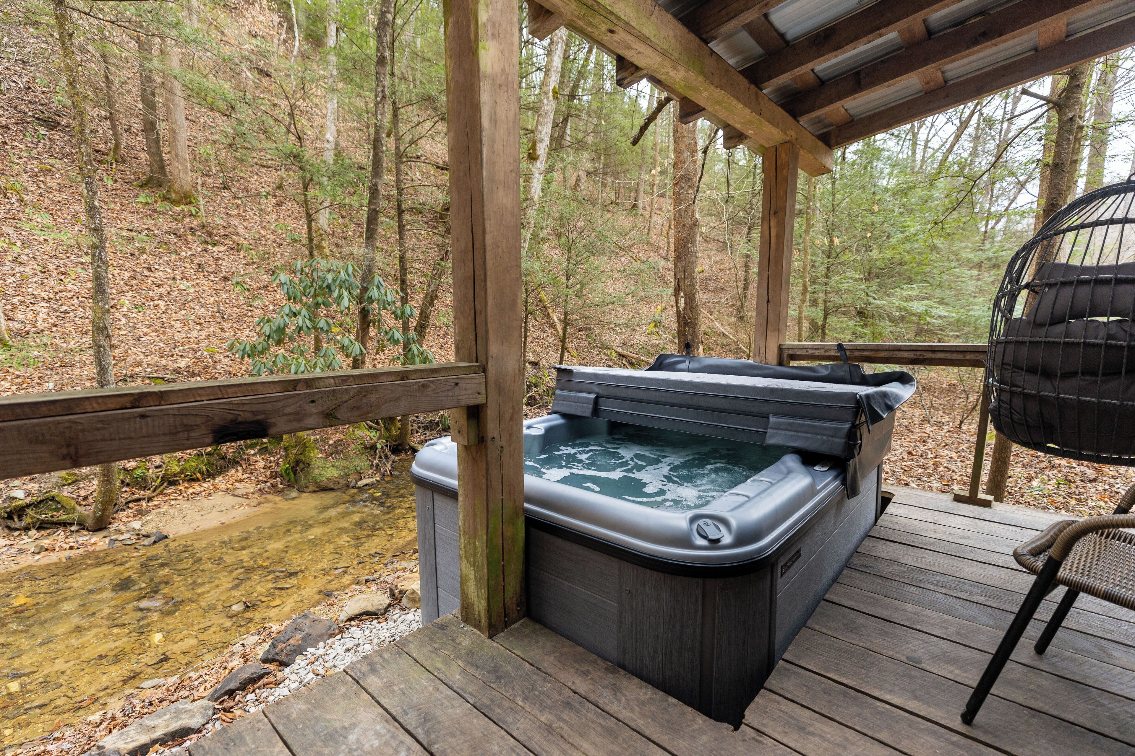 Outdoor spa tub