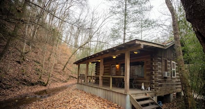 Sycamore Rustic Log Cabin: Compact Cabin w/ the Essentials For Your Vacation