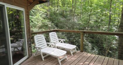 MossRock: A Wonderfully Secluded Off Grid Rustic Cabin