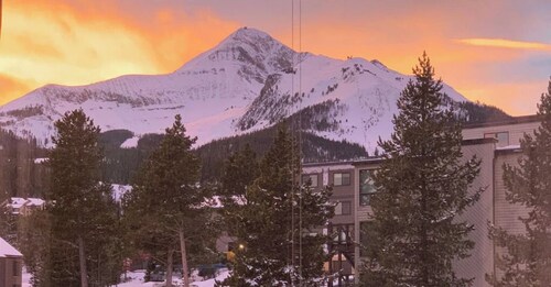 Studio getaway steps away from Big Sky Resort
