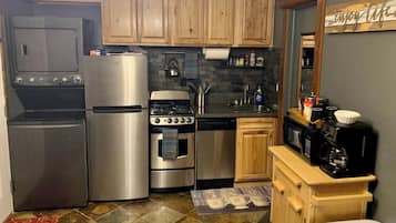 KylskÄp, mikrovÄgsugn, ugn och spishÀll