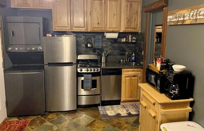 Studio getaway steps away from Big Sky Resort