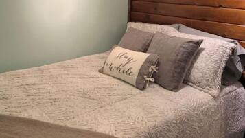 2 slaapkamers, een strijkplank/strijkijzer, gratis wifi, beddengoed