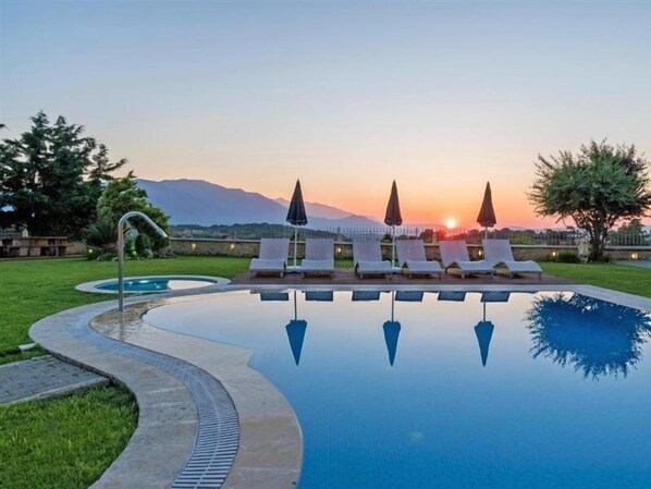 Outdoor pool - Zeus Villa (Rethymno)