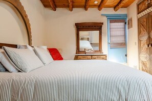 1 bedroom, desk, iron/ironing board, WiFi