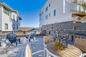 Outdoor dining - Coastal Cottage 214 | Large Ocean View Deck | Gas Grill (Fernandina Beach)